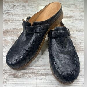 Brioso Jordyn Black Leather Women's Clogs GUC sz 10